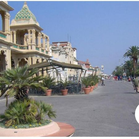 Historical Apartments By Seaside Viareggio Eksteriør bilde