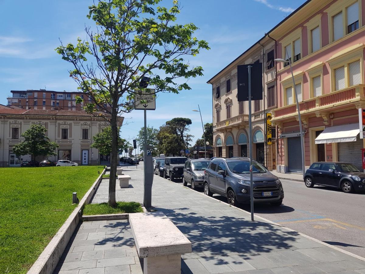 Historical Apartments By Seaside Viareggio Eksteriør bilde