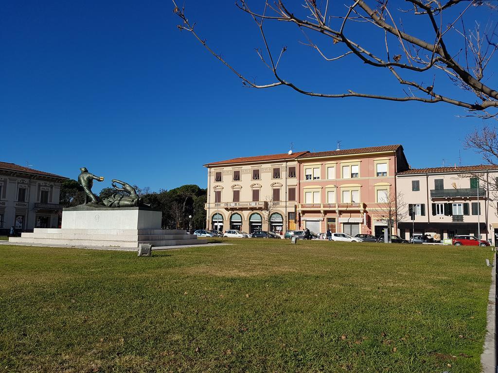 Historical Apartments By Seaside Viareggio Eksteriør bilde